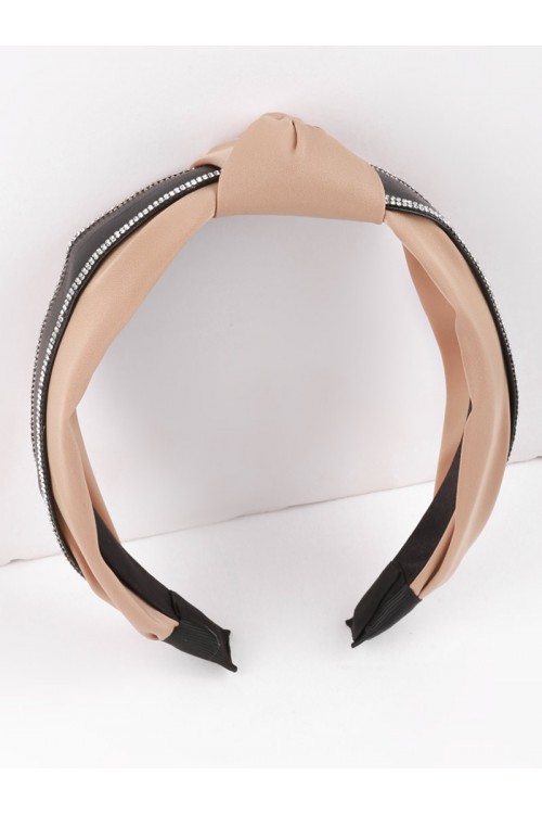 شريطة شعر مع عقدة