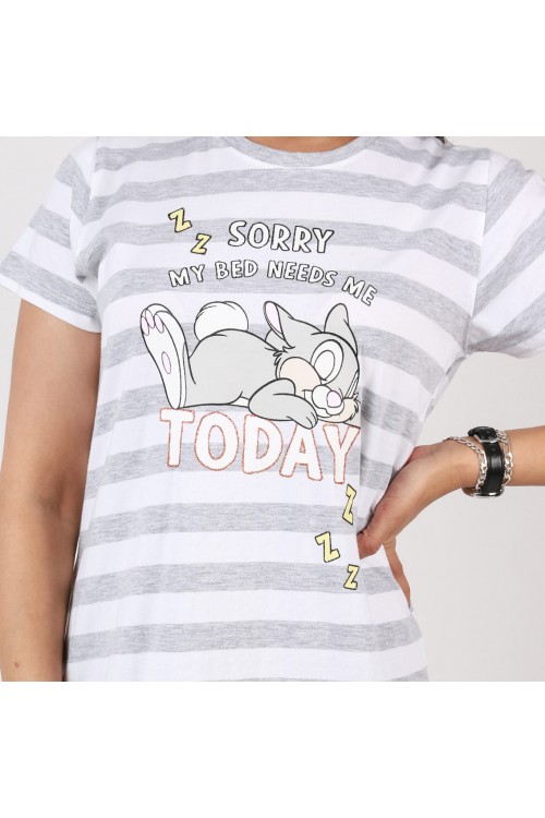 قميص مقلم بأكمام قصيرة وطبعات