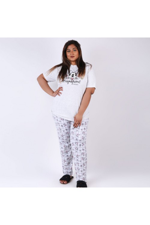 بيجاما نسائي مزينة بطبعات