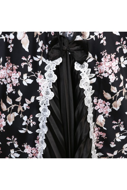 قميص ساتان بطبعات زهور وتفاصيل كسر