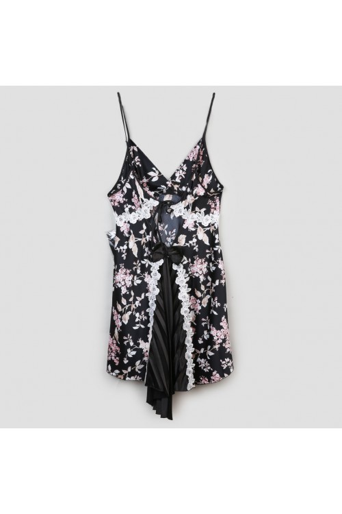 قميص ساتان بطبعات زهور وتفاصيل كسر