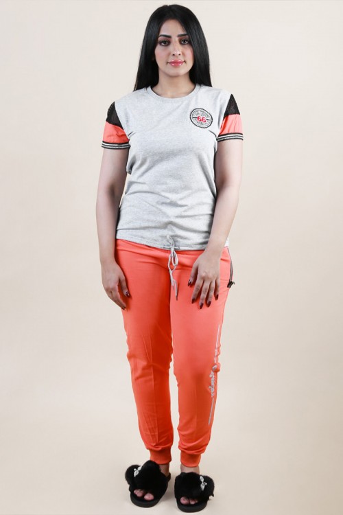 بنطلون بيجاما بفتحة جانبية مع تيشيرت بطبعات