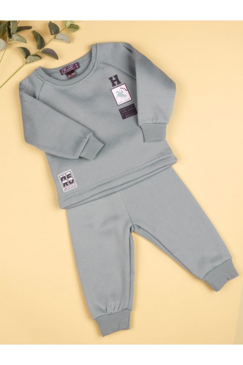 طقم شتوي بنطلون ساده مع تيشيرت