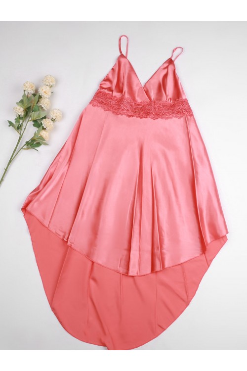 قميص ساتان بتفاصيل دانتيل و بأطراف غير متساوية