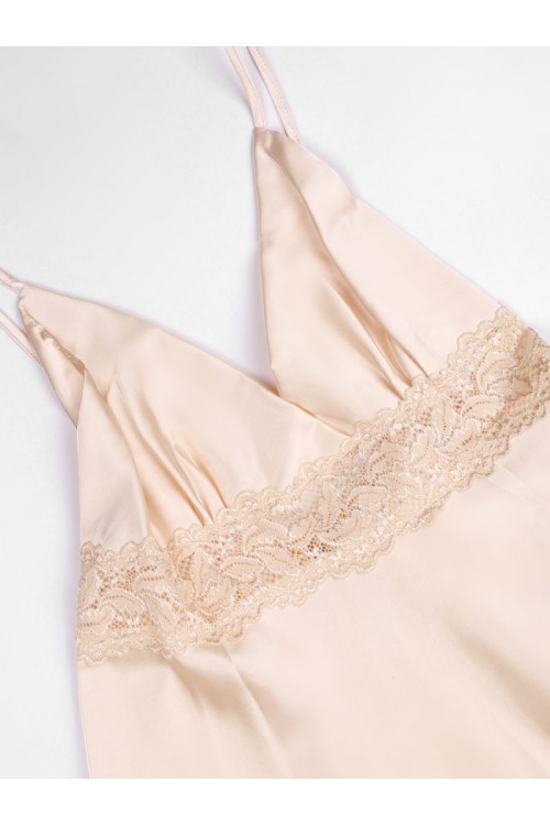 قميص ساتان بتفاصيل دانتيل و بأطراف غير متساوية