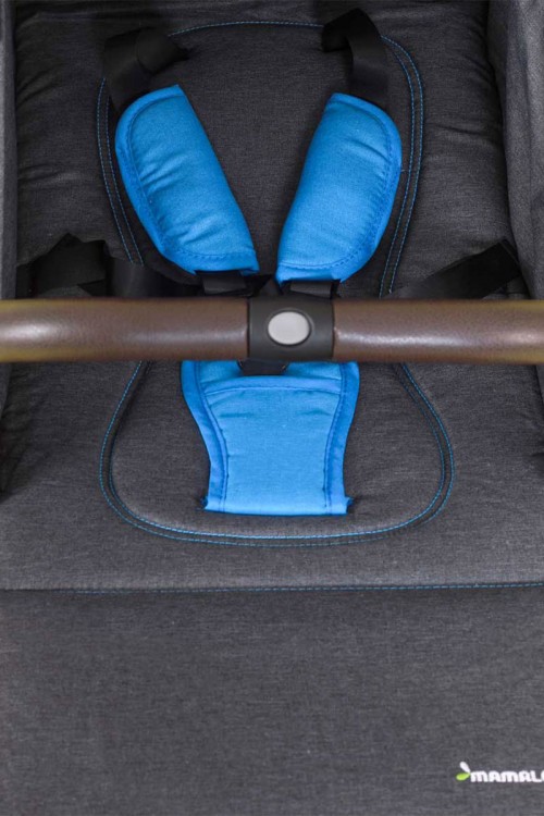 عربة أطفال بمظلة