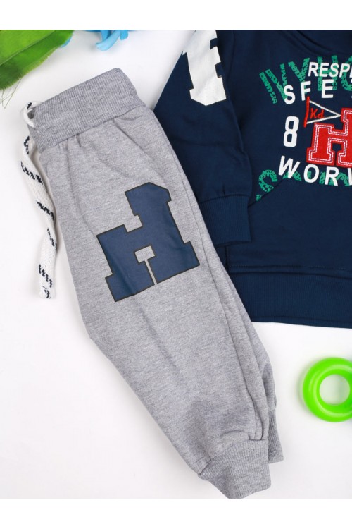 طقم شتوي بنطلون رياضي مع بلوفر مزين بطبعات