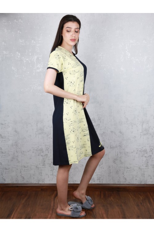 قميص قصير مزين بطبعات