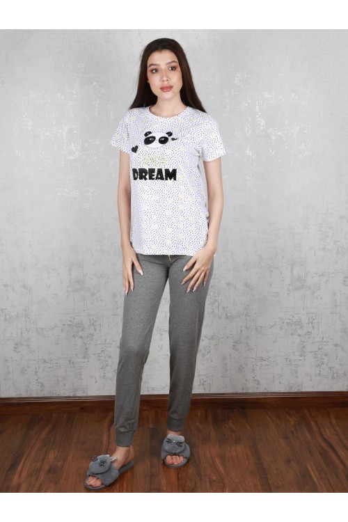 بيجاما بنطلون ساده مع بلوزة منقطة بطبعات كتابة