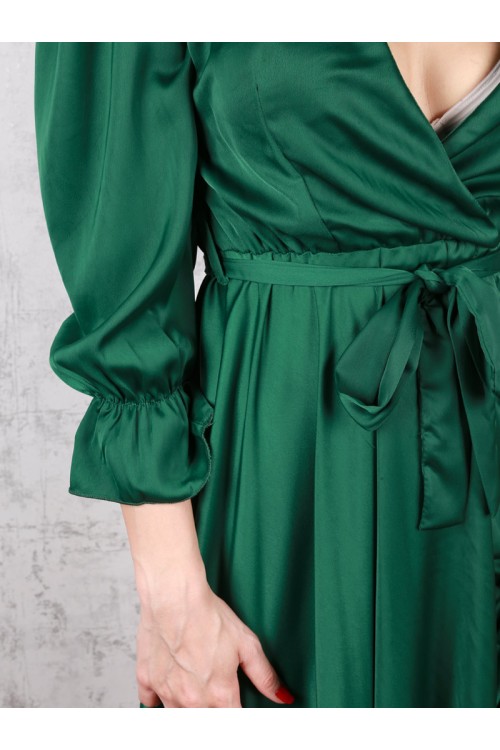 فستان ساتان بقصة واسعة و حزام ربط