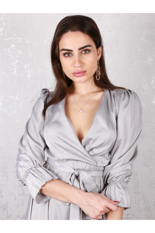 فستان ساتان بقصة واسعة و حزام ربط