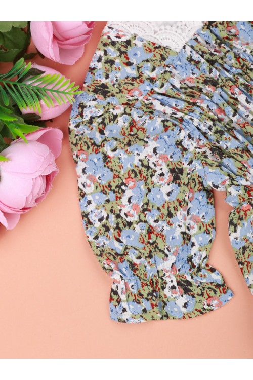 فستان مزين بطبعات زهور مع تفاصيل مطاط