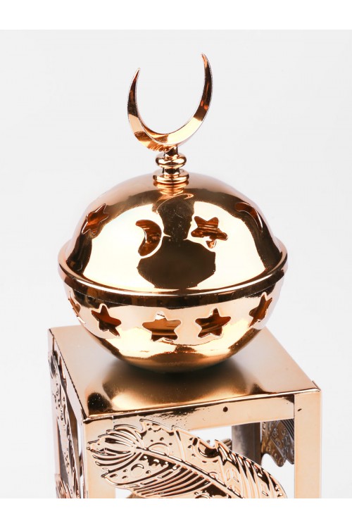 فانوس مربع مزين بورق شجر