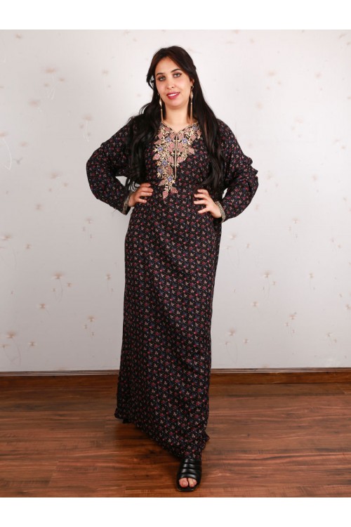 جلابية طويلة مزخرفة بطبعات