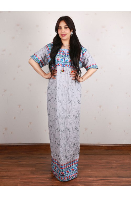 جلابية بأكمام قصيرة مزينة بطبعات