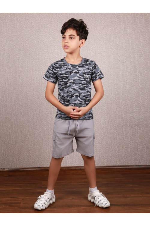 طقم شورت سادة مع تيشيرت بطبعات