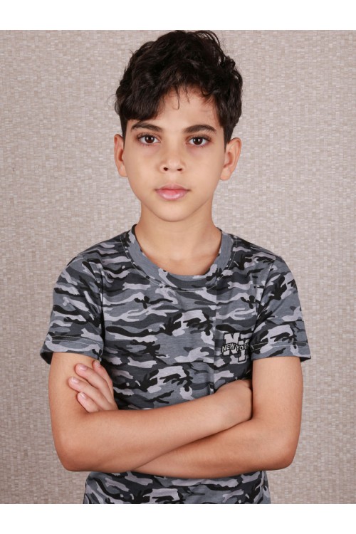 طقم شورت سادة مع تيشيرت بطبعات