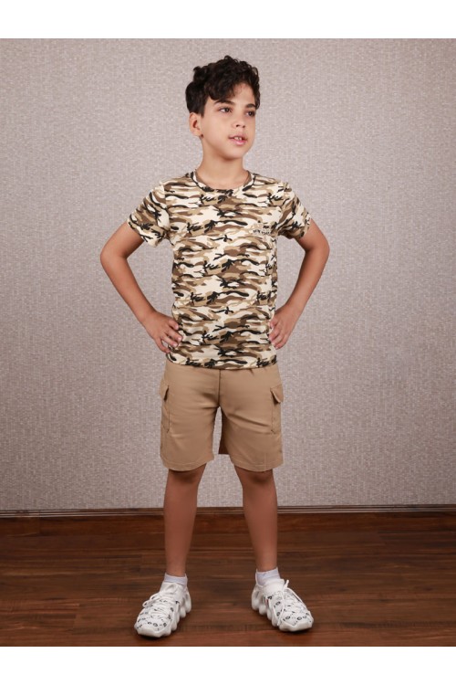 طقم شورت سادة مع تيشيرت بطبعات