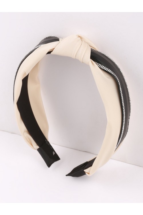 شريطة شعر مع عقدة