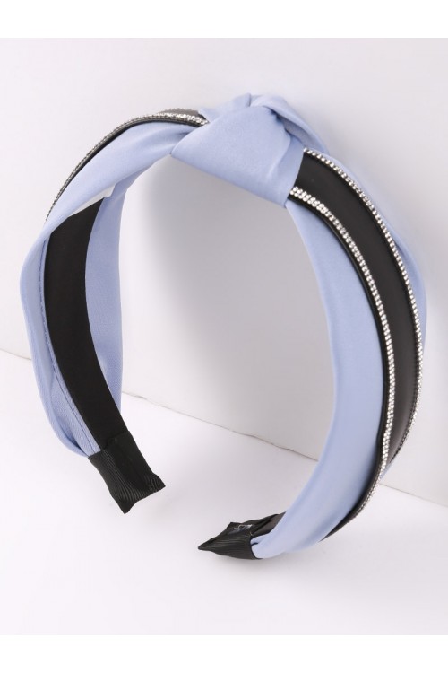 شريطة شعر مع عقدة