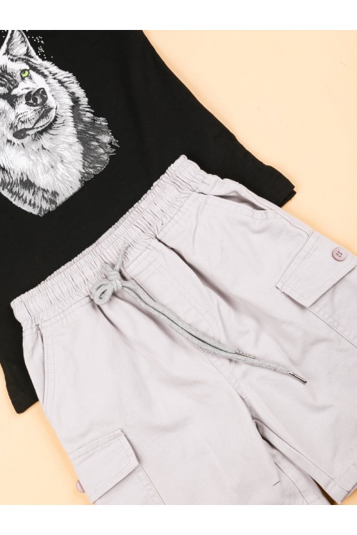 طقم شورت بخصر مطاطي مع تيشيرت بطبعات