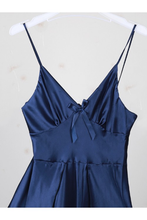 قميص ساتان ساده بحمالات رفيعة