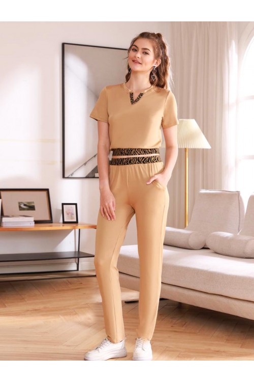 طقم كجوال بنطلون بجيوب مع تيشيرت قصير