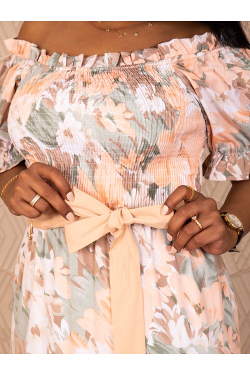 فستان طويل بتفاصيل مطاط مزين بطبعات زهور