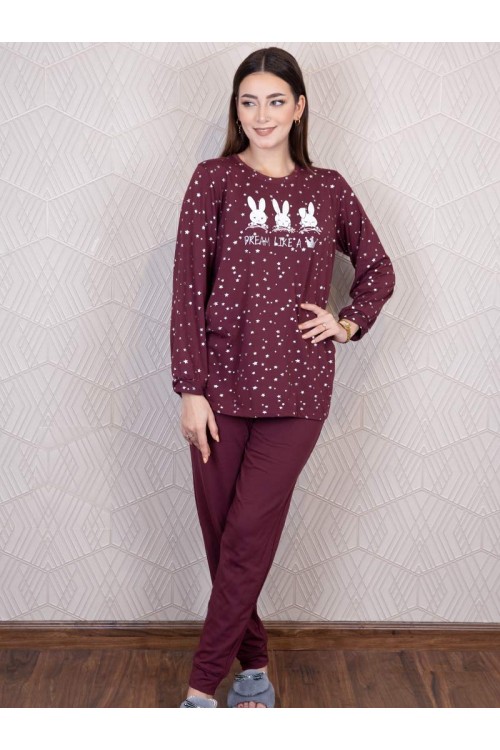 بيجاما بنطلون سادة مع بلوزة بطبعات نجوم