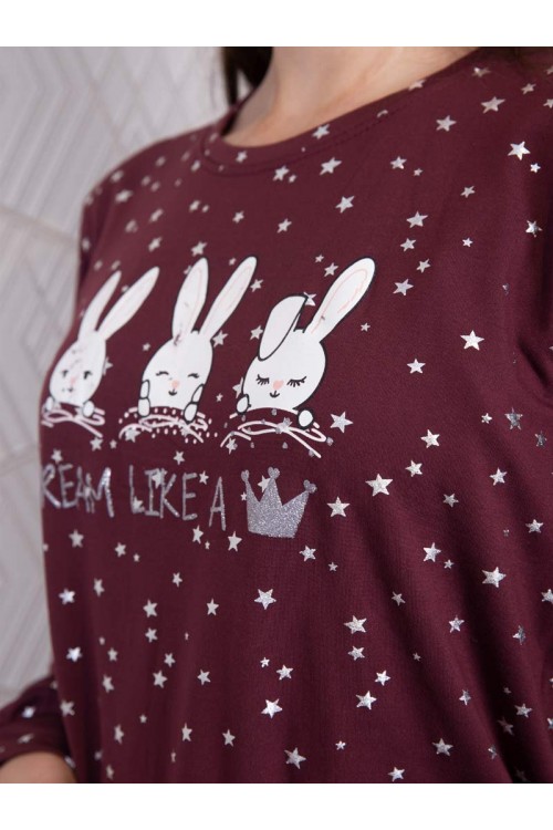 بيجاما بنطلون سادة مع بلوزة بطبعات نجوم