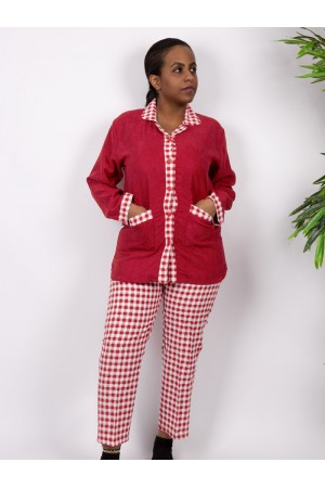 Winter worker uniform with check details and button closure