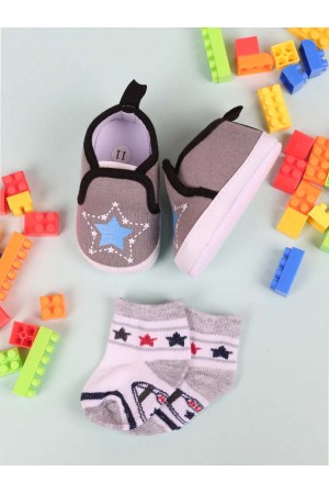 Baby shoes and socks set