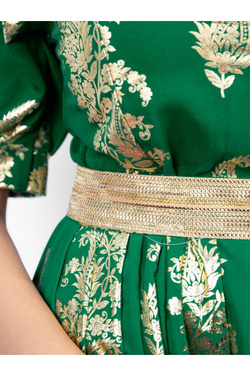 جلابيات يوم التأسيس بقصة أكمام قصيرة ونقشات ذهبية