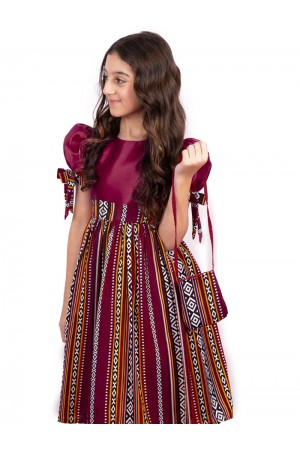 Girl's dress with a pattern of Sadu fabric
