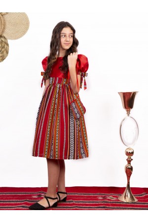 Girl's dress with sadu pattern