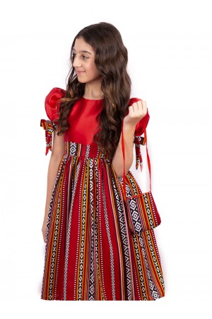 Girl's dress with sadu pattern