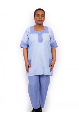 زي عاملات مخطط يتميز بسحاب واكمام قصيرة مع جيوب أمامية