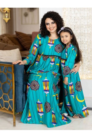 جلابية رمضانية بناتي تتميز بأكمام  طويلة مزينة برسومات رمضانية