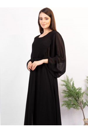 Solid maxi dress with long sleeves and a belt at the waist