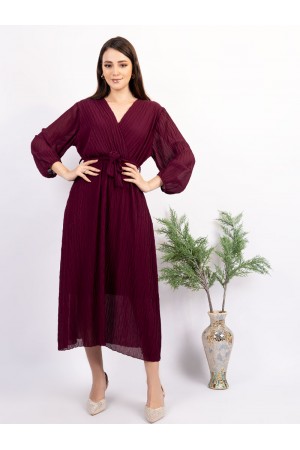 Solid midi dress with long sleeves and a belt at the waist