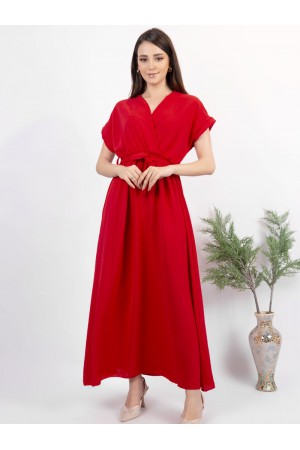 Solid long dress with short sleeves and a belt at the waist