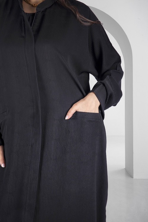 عباية سوداء أنيقة سحاب أمامي كمل مخفي ياقة عالية وجيوب امامية مع طرحة سادة