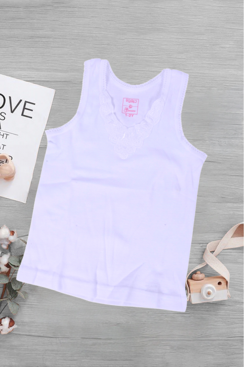 طقم بناتي داخلي لون أبيض قطعتين فنيله علاقي بتطريز دانتيل  وشورت بخصر مطاطي