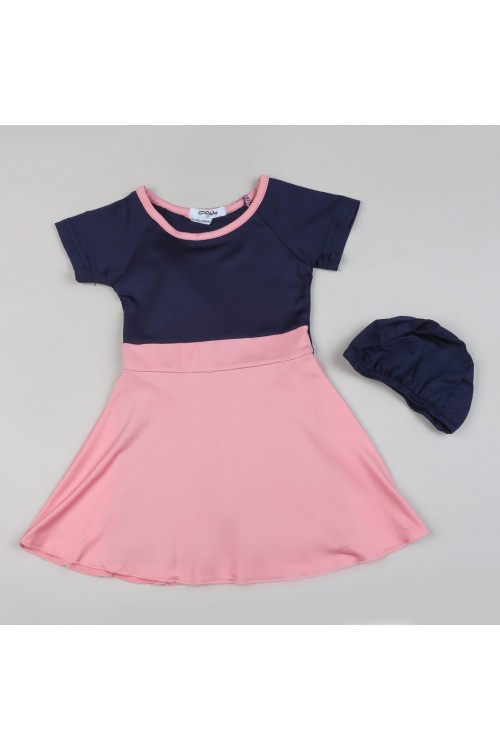 مايوه سباحة بياقة مستديره وأكمام قصيرة