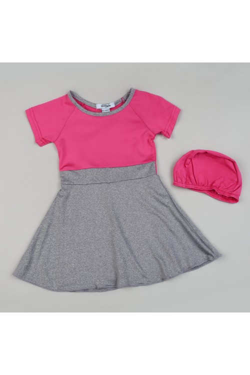 مايوه سباحة بياقة مستديره وأكمام قصيرة