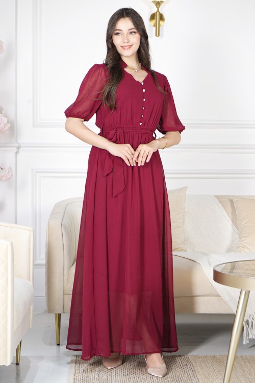فستان نسائي أنيق طويل لون أحمر أكمام قصيرة و ياقة عالية شكل سبعة بأزرار أمامية ورباط على الخصر