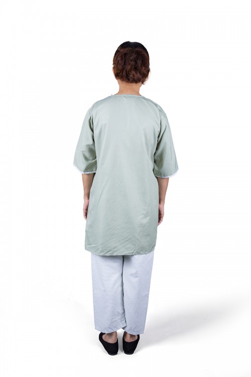 زي عاملة قطعتين قماش سادة أكمام قصيرة بياقة V و جيوب من الأمام