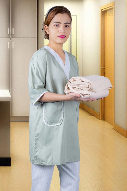 زي عاملة قطعتين قماش سادة أكمام قصيرة بياقة V و جيوب من الأمام