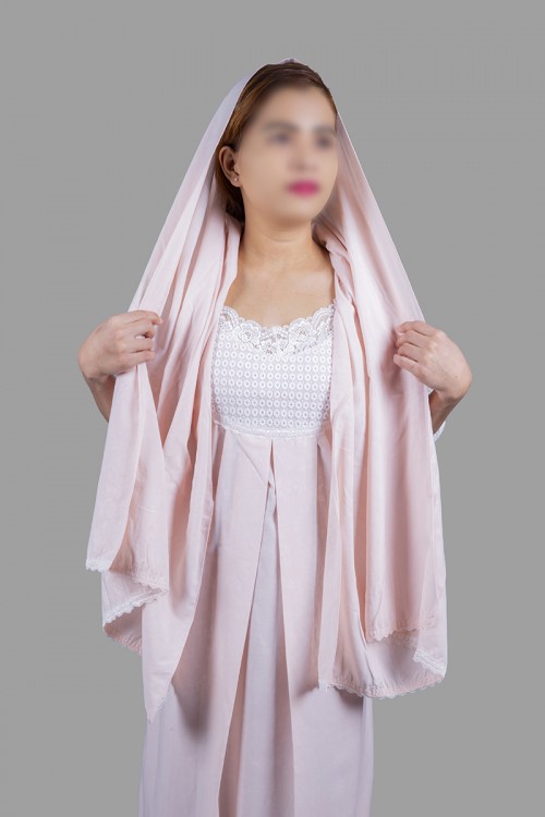 قميص نسائي رضاعة قطعتين لون زهري والصدر و الأكمام من الدانتيل الشفاف باللون الأبيض مع طرحة