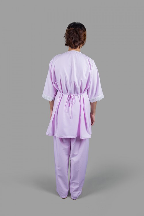 بيجاما نسائي رضاعة 3 قطع لون موف أكمام قصيرة بدانتيل و أزرار على الصدر مع طرحة